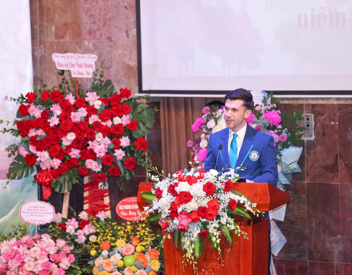 Tranh sơn mài Bác Hồ đọc Tuyên ngôn độc lập và hành trình chinh phục kỷ lục Guinness  - Ảnh 3.