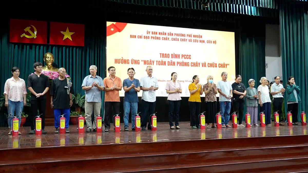 TP Hồ Chí Minh kiểm tra PCCC các căn hộ cho thuê trực tuyến - Ảnh 1.