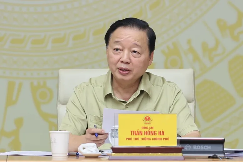 Thủ tướng: Đột phá phát triển nhà ở xã hội phù hợp từng địa phương, đầy đủ hạ tầng và cân đối cung-cầu - Ảnh 3.