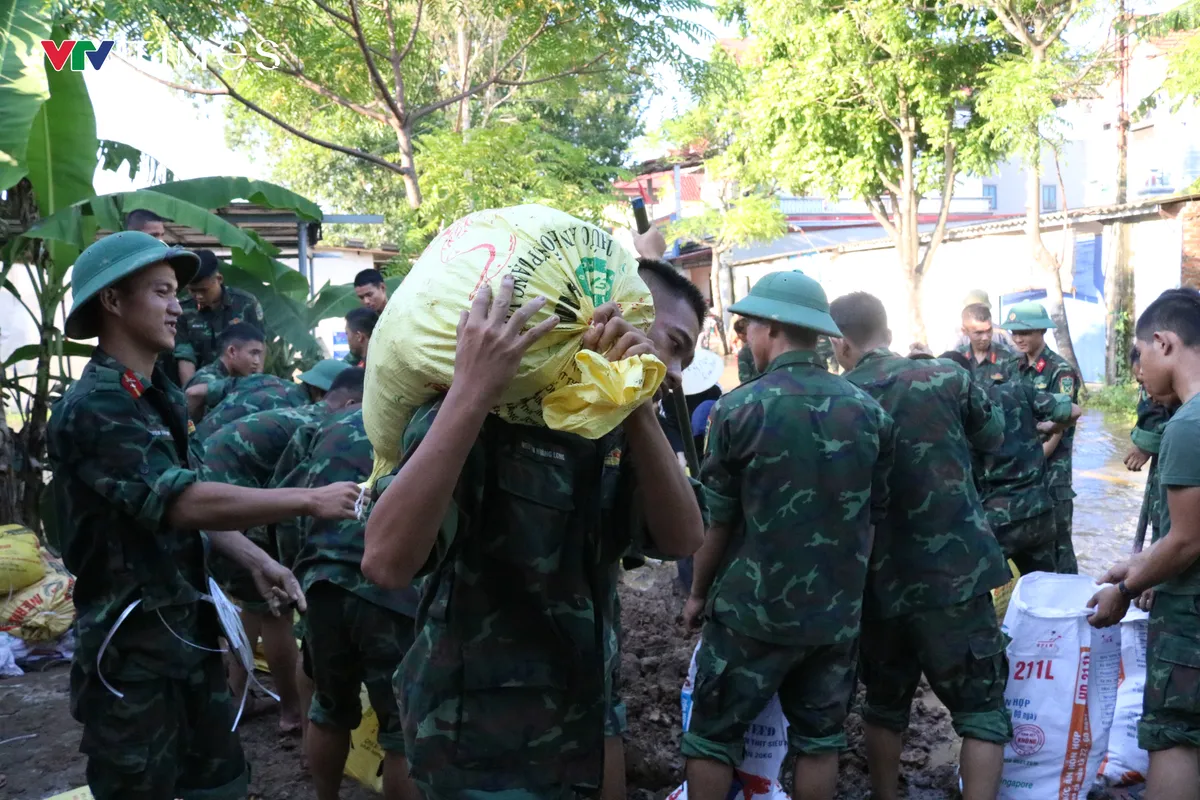 Hà Nội cấp bổ sung 20 tỷ đồng cho xã Đa Phúc, xã Trung Giã khắc phục thiệt hại do lũ- Ảnh 7. Hà Nội cấp bổ sung 20 tỷ đồng cho xã Đa Phúc, xã Trung Giã khắc phục thiệt hại do lũ- Ảnh 7.