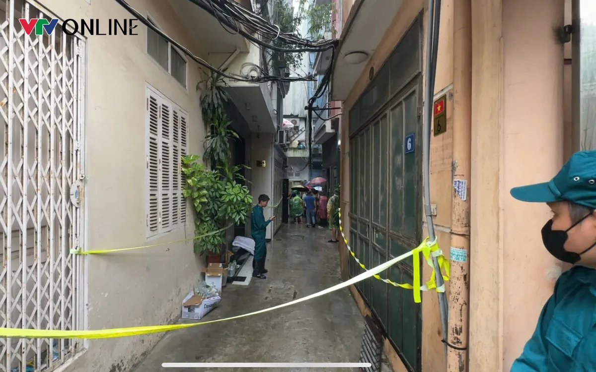 Vụ cháy làm 5 người tử vong ở phố Kim Hoa: Nhà nằm sâu trong ngõ nhỏ, việc cứu nạn gặp khó khăn - Ảnh 5.