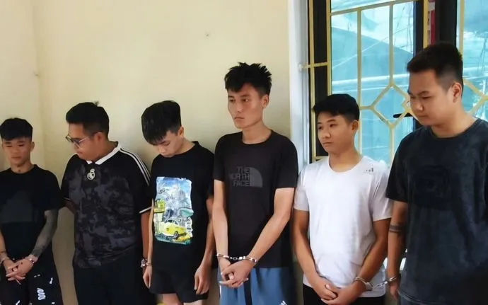 Cơ quan điều tra Công an tỉnh Hưng Yên khởi tố bị can, bắt tạm giam 6 thanh niên. Cơ quan điều tra Công an tỉnh Hưng Yên khởi tố bị can, bắt tạm giam 6 thanh niên.