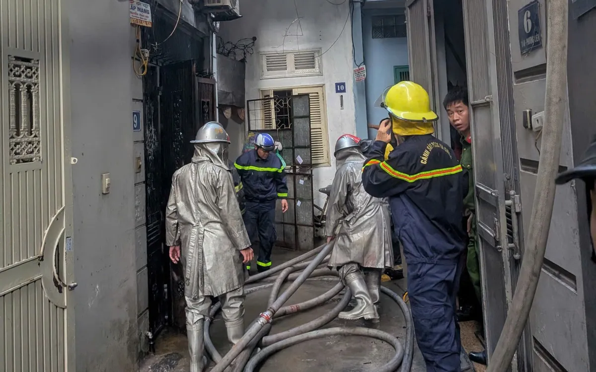 Hiện trường vụ cháy làm 5 người tử vong ở phố Kim Hoa Hiện trường vụ cháy làm 5 người tử vong ở phố Kim Hoa