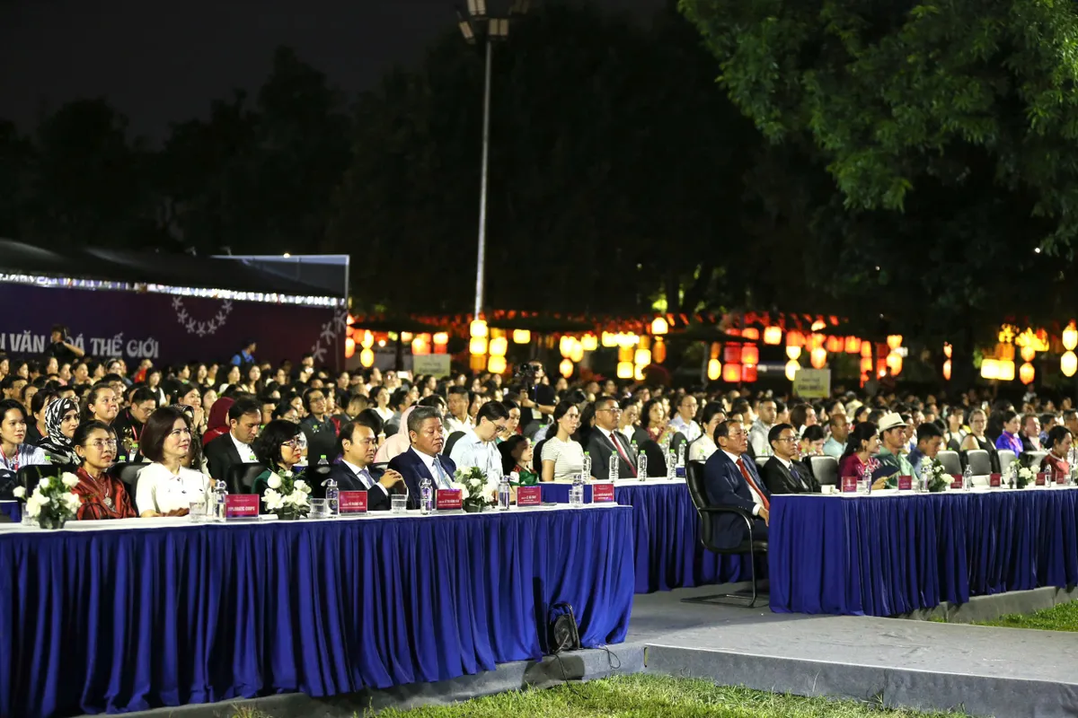 Đông kỷ lục, Lễ hội Văn hoá Thế giới tại Hà Nội thu hút 1 triệu lượt khách - Ảnh 2.