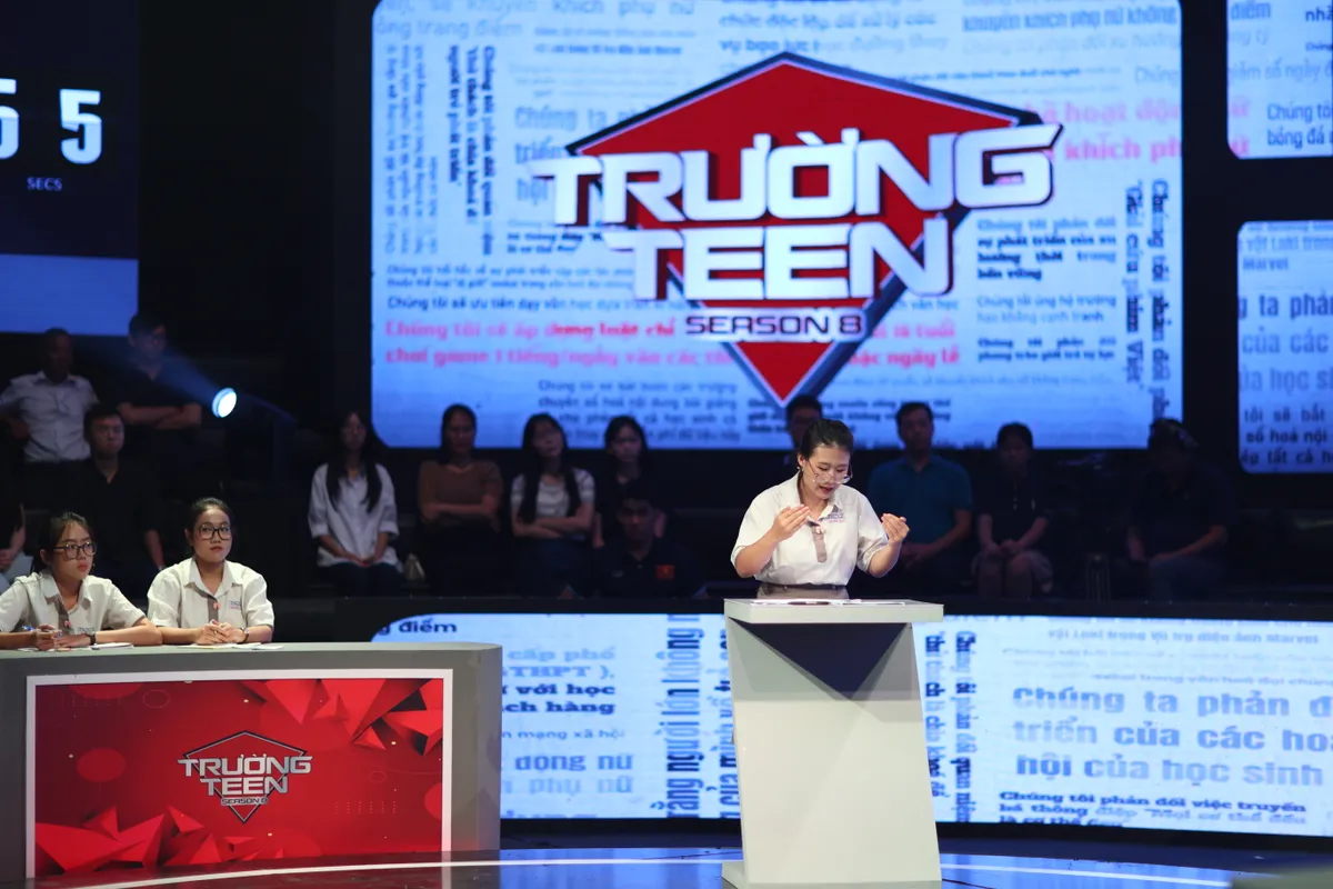 Chung kết Trường Teen 2025: Bản lĩnh tuổi 17 trong trận tranh biện nghẹt thở - Ảnh 3.