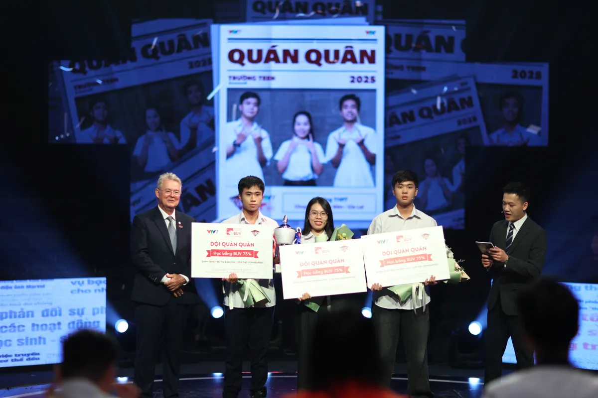 Chung kết Trường Teen 2025: Bản lĩnh tuổi 17 trong trận tranh biện nghẹt thở - Ảnh 10.