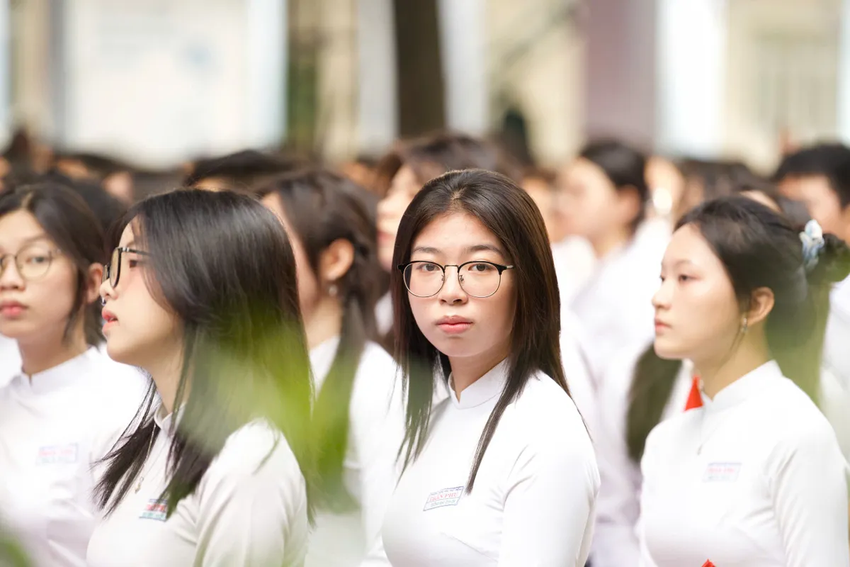 Xung quanh việc thí điểm hạn chế sử dụng điện thoại di động tại các cơ sở giáo dục ở TP Hồ Chí Minh- Ảnh 2. Xung quanh việc thí điểm hạn chế sử dụng điện thoại di động tại các cơ sở giáo dục ở TP Hồ Chí Minh- Ảnh 2.