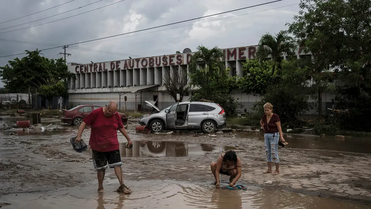 Lũ quét và sạt lở nghiêm trọng tại Mexico khiến ít nhất 41 người thiệt mạng- Ảnh 2. Lũ quét và sạt lở nghiêm trọng tại Mexico khiến ít nhất 41 người thiệt mạng- Ảnh 2.