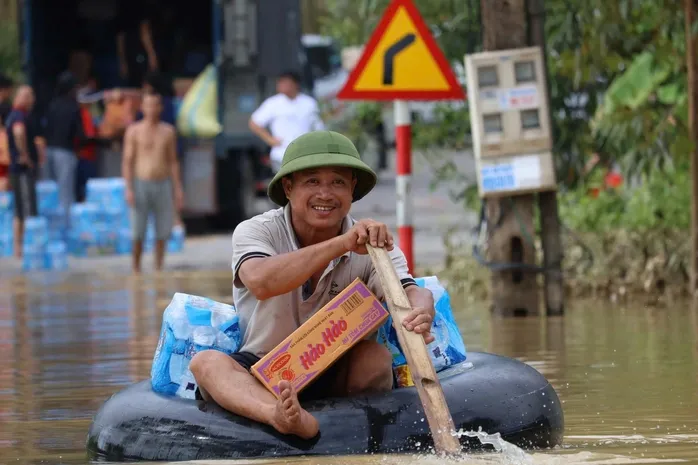 Lan tỏa giá trị nhân văn ở vùng lũ Bắc Ninh - Ảnh 2.