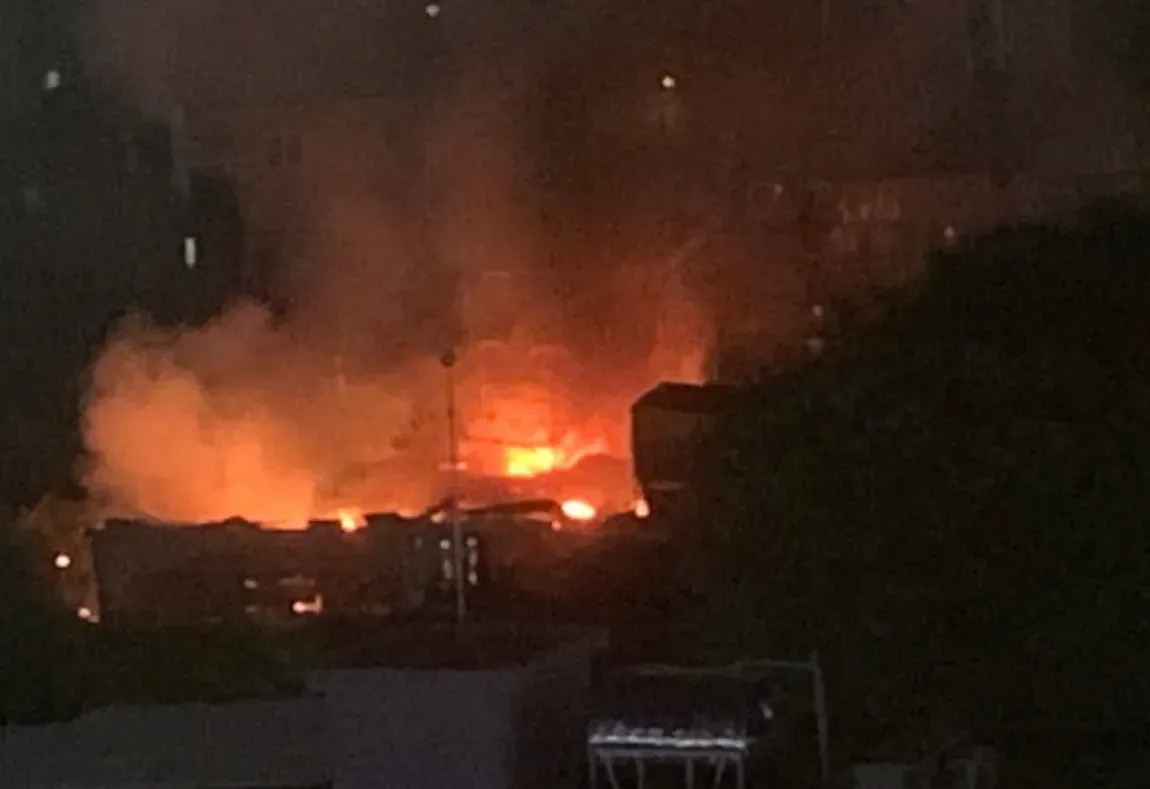 Bắt khẩn cấp người đ&agrave;n &ocirc;ng đốt r&aacute;c g&acirc;y ch&aacute;y lớn tr&ecirc;n phố Đ&ecirc; La Th&agrave;nh - Ảnh 1.