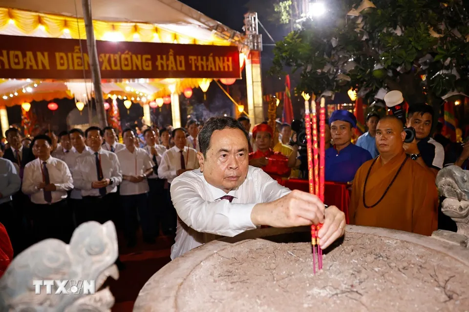 Chủ tịch Quốc hội Trần Thanh Mẫn dự Lễ tưởng niệm 725 năm Ngày mất của Anh hùng dân tộc Trần Hưng Đạo - Ảnh 2.