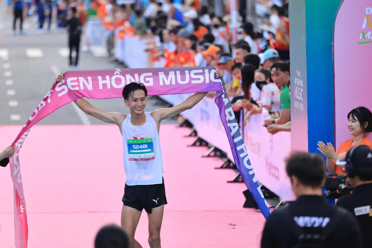 12.000 runner về đ&iacute;ch, VPBank Đất Sen Hồng Music Marathon 2025 kết th&uacute;c ấn tượng - Ảnh 6.