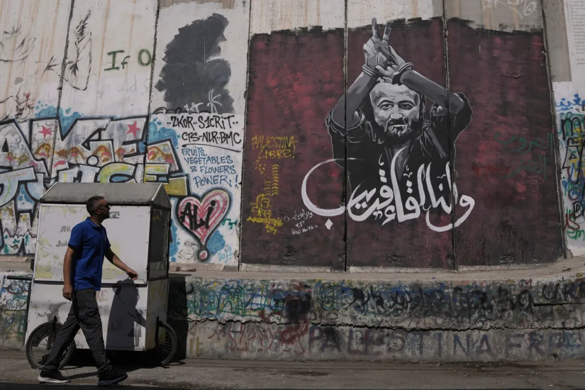 Israel sẽ thả 1.700 tù nhân nhưng từ chối phóng thích "thủ lĩnh" Palestine- Ảnh 1. Israel sẽ thả 1.700 tù nhân nhưng từ chối phóng thích "thủ lĩnh" Palestine- Ảnh 1.