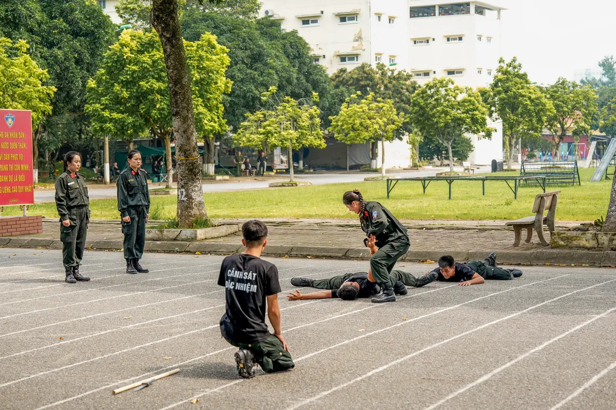 Chiến sĩ quả cảm - Tập 12: Trận ra quân "sinh tử" với dàn khí tài hùng hậu - Ảnh 4.