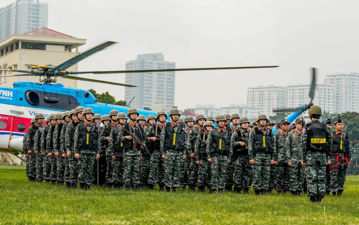 Chiến sĩ quả cảm - Tập 12: Trận ra quân "sinh tử" với dàn khí tài hùng hậu - Ảnh 6.