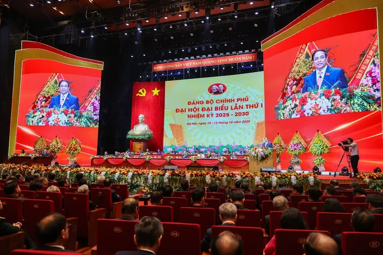 Thủ tướng: Đảng bộ Chính phủ quyết tâm phấn đấu là một trong những Đảng bộ tiên phong, gương mẫu, đi đầu - Ảnh 1.