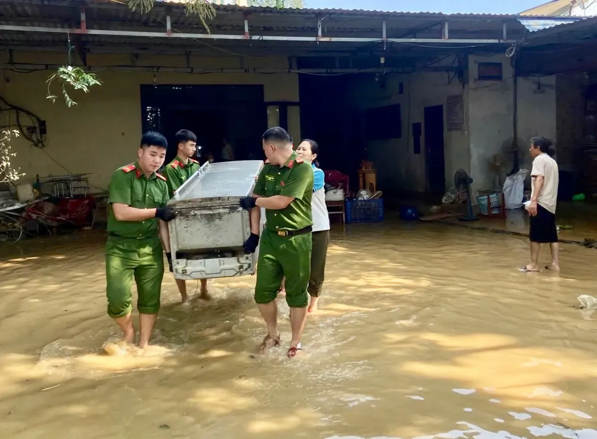 Xã Trung Giã (Hà Nội) vẫn còn 2 thôn bị cô lập - Ảnh 4.