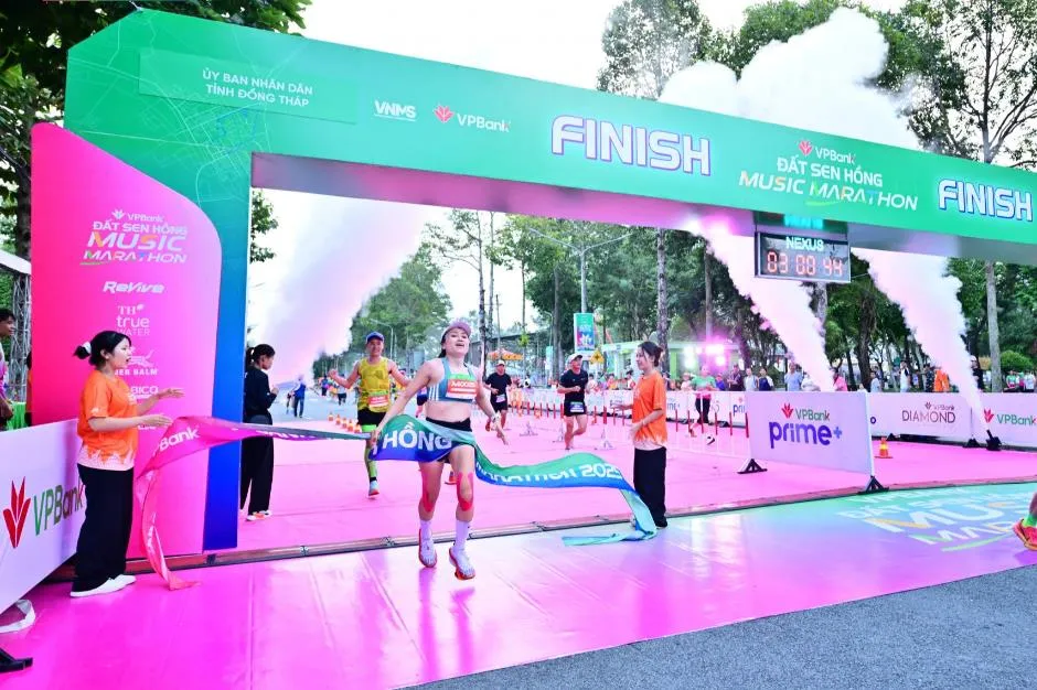 12.000 runner về đ&iacute;ch, VPBank Đất Sen Hồng Music Marathon 2025 kết th&uacute;c ấn tượng - Ảnh 3.