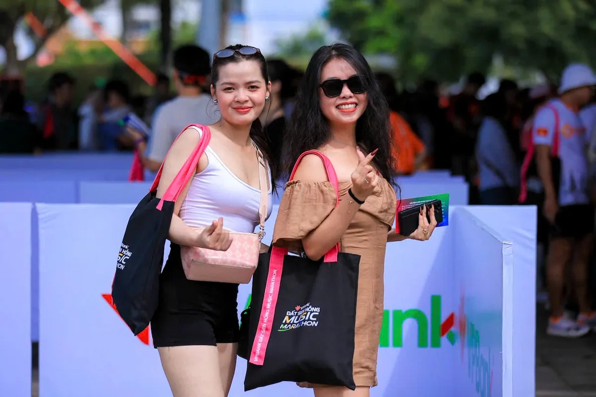 Trai xinh g&aacute;i đẹp khuấy động VPBank Đất Sen Hồng Music Marathon 2025 trước &ldquo;giờ G&rdquo; - Ảnh 4.