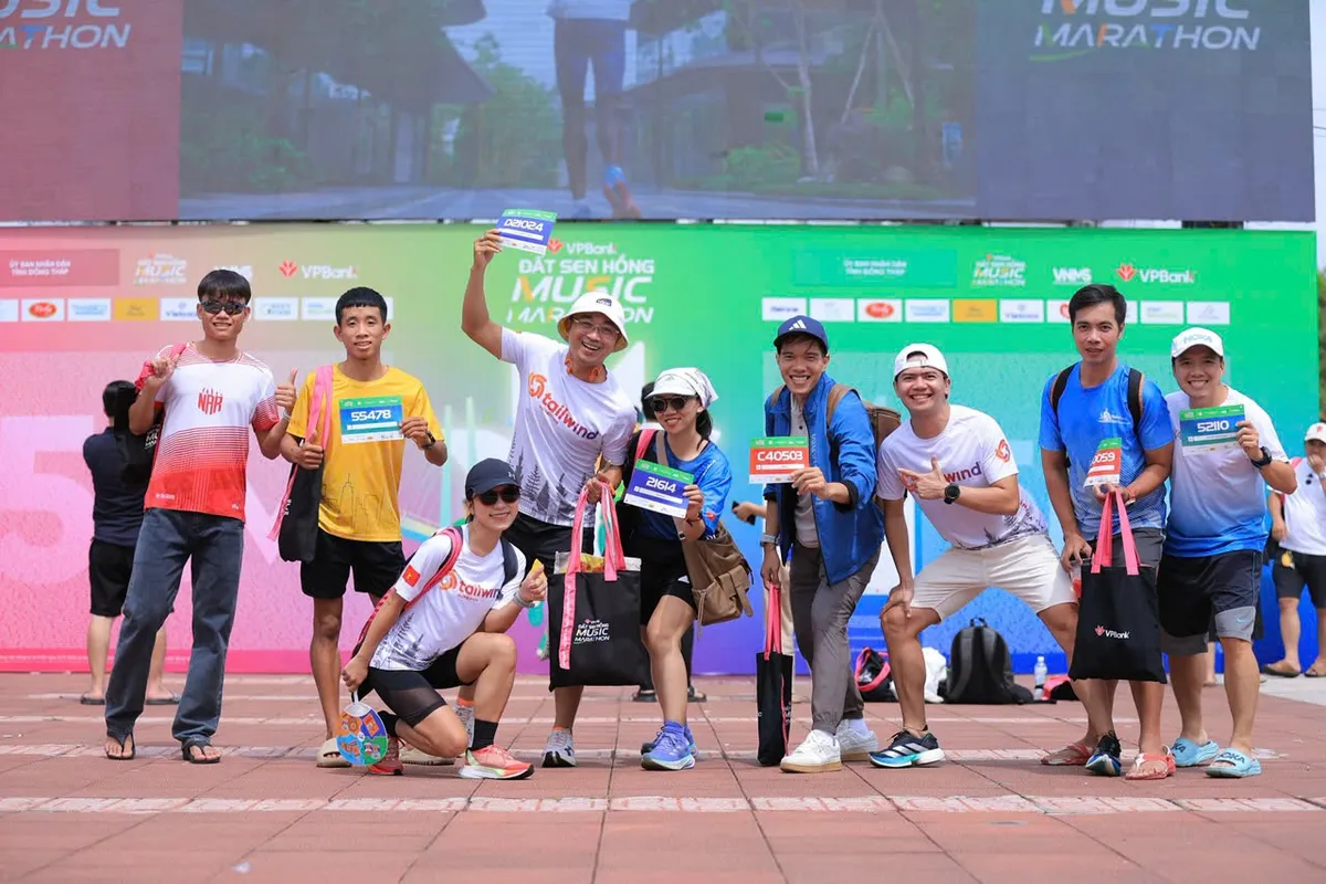 Trai xinh g&aacute;i đẹp khuấy động VPBank Đất Sen Hồng Music Marathon 2025 trước &ldquo;giờ G&rdquo; - Ảnh 1.