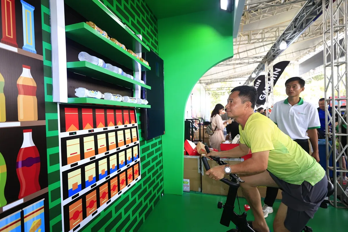 FE CREDIT truyền cảm hứng "sống khỏe - tài chính chủ động" tại giải Marathon Đất Sen Hồng 2025- Ảnh 1. FE CREDIT truyền cảm hứng "sống khỏe - tài chính chủ động" tại giải Marathon Đất Sen Hồng 2025- Ảnh 1.
