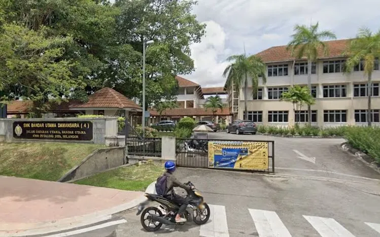 Vụ việc xảy ra tại trường trung học SMK Bandar Utama Damansara (4), thành phố Petaling Jaya, gần trung tâm thương mại 1 Utama (Ảnh: Google Maps) Vụ việc xảy ra tại trường trung học SMK Bandar Utama Damansara (4), thành phố Petaling Jaya, gần trung tâm thương mại 1 Utama (Ảnh: Google Maps)
