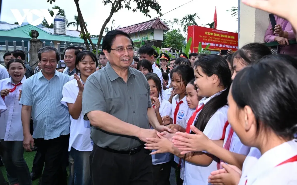 Thủ tướng Phạm Minh Chính dự khởi công trường học tại xã biên giới Bát Mọt, tỉnh Thanh Hoá. Ảnh: VOV 
