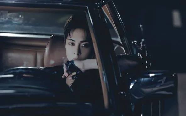 Tạo hình của Xiumin cho đĩa đơn “Overdrop”. ( Ảnh: INB100)