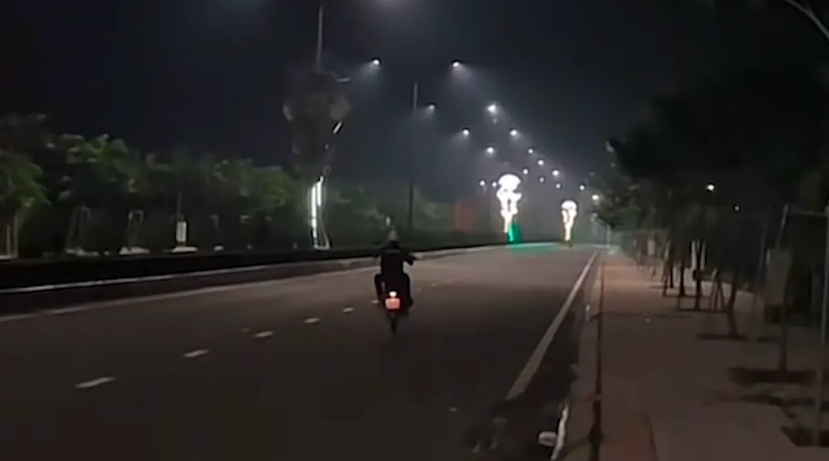 TP Hồ Chí Minh: CSGT Xử phạt thanh niên chạy xe bốc đầu quay clip tung lên mạng - Ảnh 1.