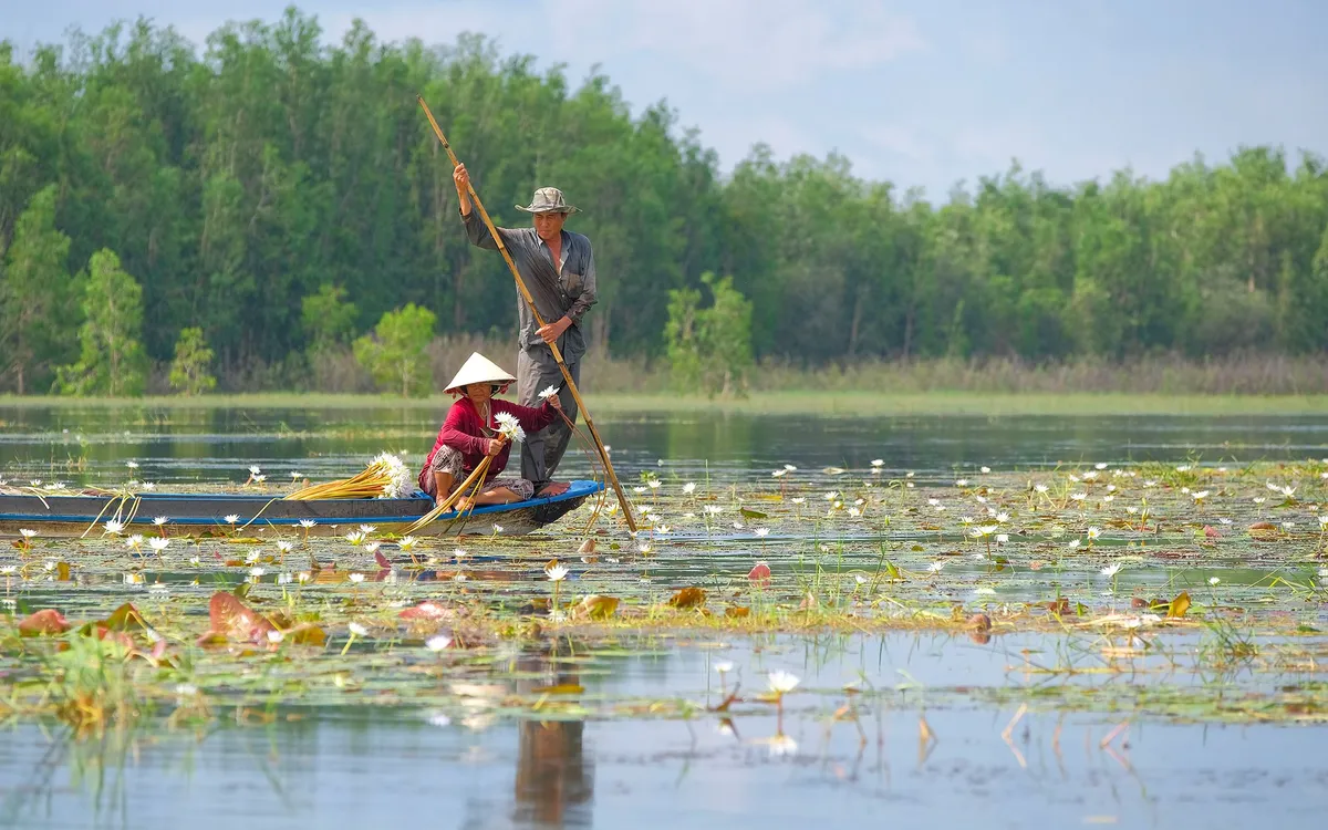 An Giang mùa nước nổi. An Giang mùa nước nổi.