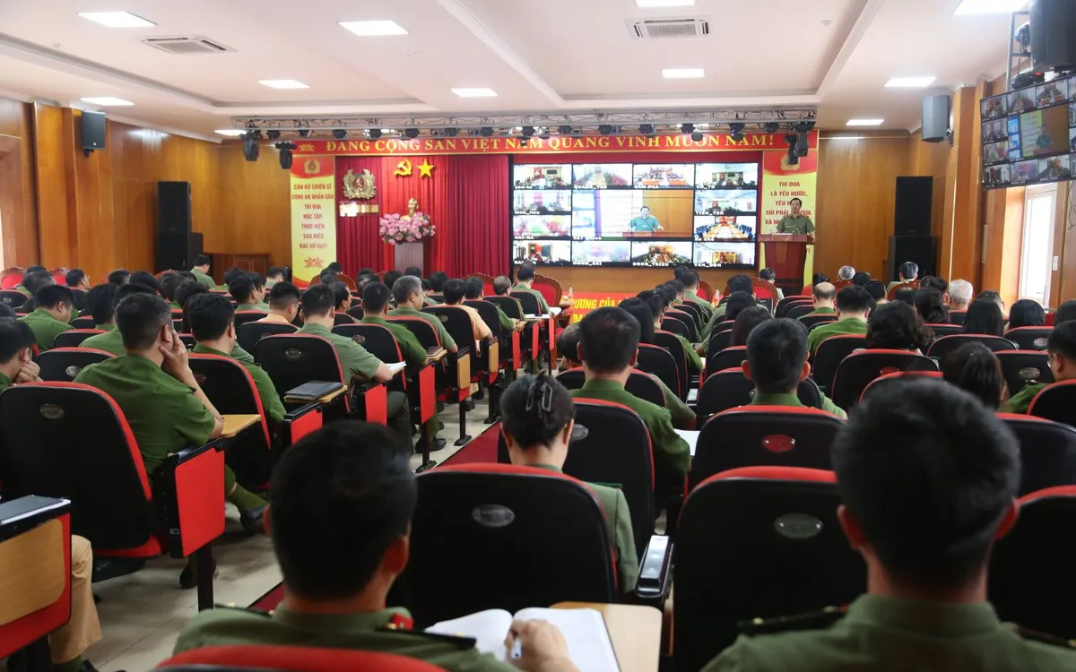 Ngoài điểm cầu Công an tỉnh, lễ phát động được truyền hình trực tuyến tới Công an các xã, phường, đặc khu.