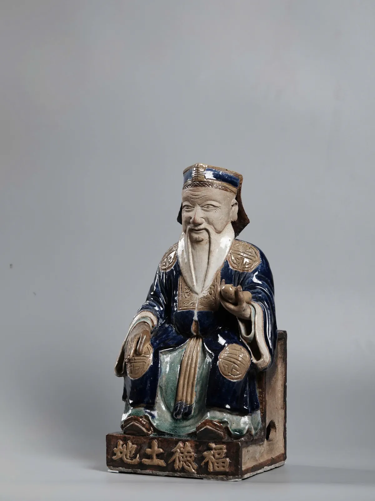 Khám phá nghệ thuật truyền thống Nam Bộ qua trưng bày “Tượng gốm Sài Gòn xưa” - Ảnh 1.