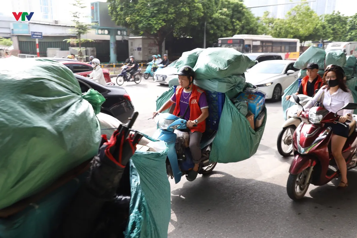 Hà Nội: Xử phạt nghiêm hành vi che, dán biển kiểm soát - Ảnh 5.