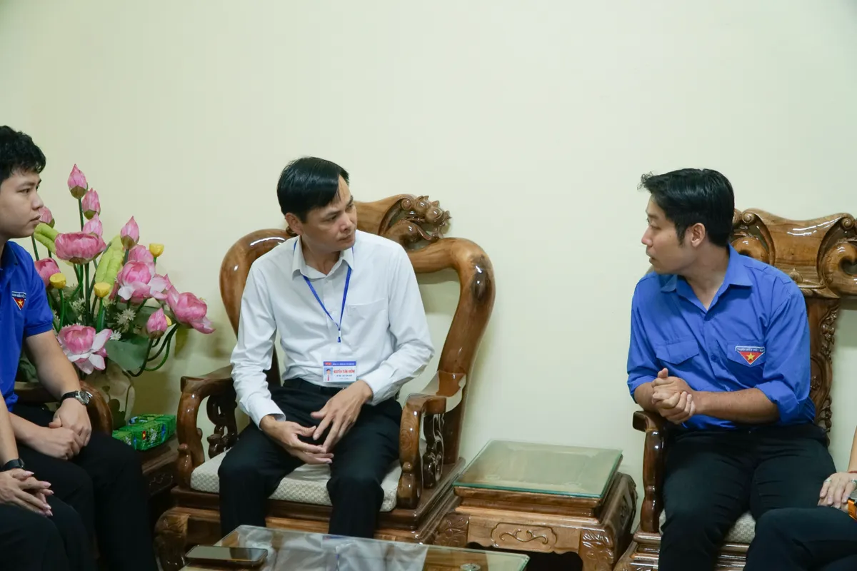 Đoàn Thanh niên VTV trao quà hỗ trợ người dân Thái Nguyên khắc phục hậu quả mưa lũ- Ảnh 1. Đoàn Thanh niên VTV trao quà hỗ trợ người dân Thái Nguyên khắc phục hậu quả mưa lũ- Ảnh 1.