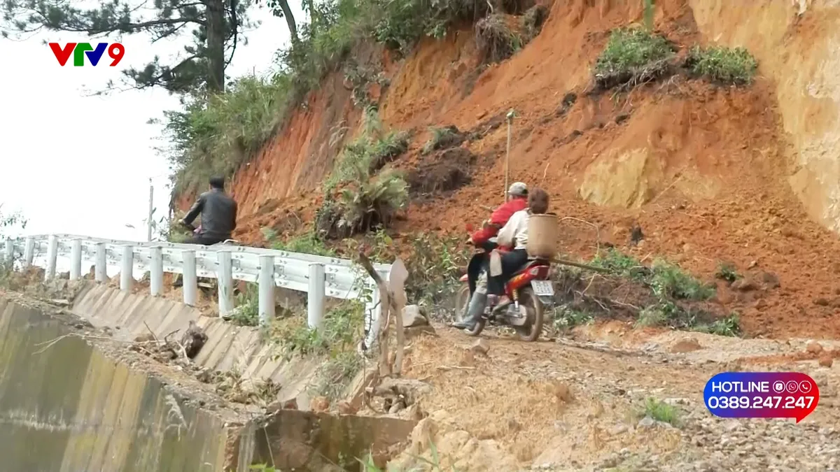 Alo V9 (16/10/2025): Mất an toàn trên con đường dân sinh thường xuyên sạt lở