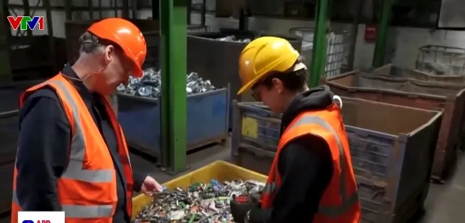 "Đãi vàng từ rác" - Ngành công nghiệp tỷ đô còn bỏ ngỏ - Ảnh 2.