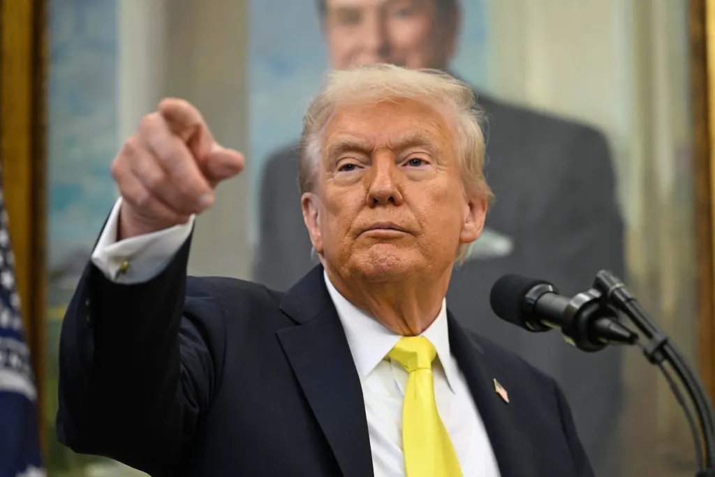 Ông Zelensky sẽ gặp ông Trump để tìm thêm viện trợ quân sự cho Ukraine- Ảnh 1. Ông Zelensky sẽ gặp ông Trump để tìm thêm viện trợ quân sự cho Ukraine- Ảnh 1.