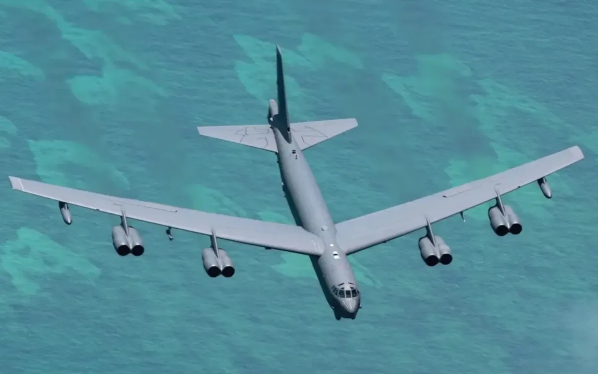 Ba máy bay ném bom B-52 của Không quân Mỹ đã bị phát hiện áp sát Venezuela hôm 15/10/2025 (Ảnh: USAF) Ba máy bay ném bom B-52 của Không quân Mỹ đã bị phát hiện áp sát Venezuela hôm 15/10/2025 (Ảnh: USAF)