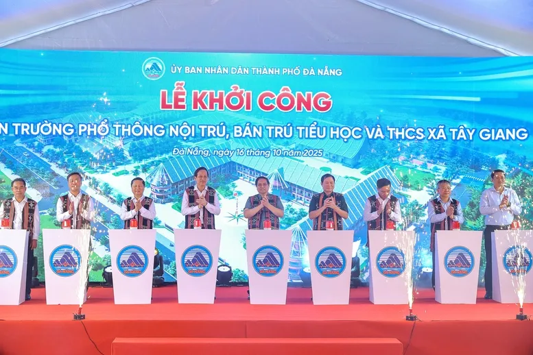 Thủ tướng dự Lễ khởi công trường học tại xã biên giới của Đà Nẵng - Ảnh 1.
