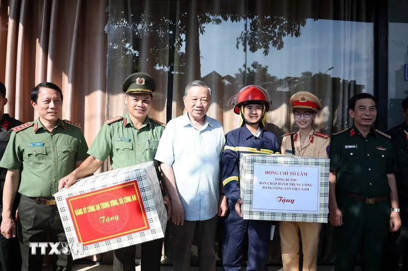 Tổng B&iacute; thư T&ocirc; L&acirc;m kiểm tra c&ocirc;ng t&aacute;c khắc phục hậu quả b&atilde;o, lụt tại Th&aacute;i Nguy&ecirc;n - Ảnh 4.