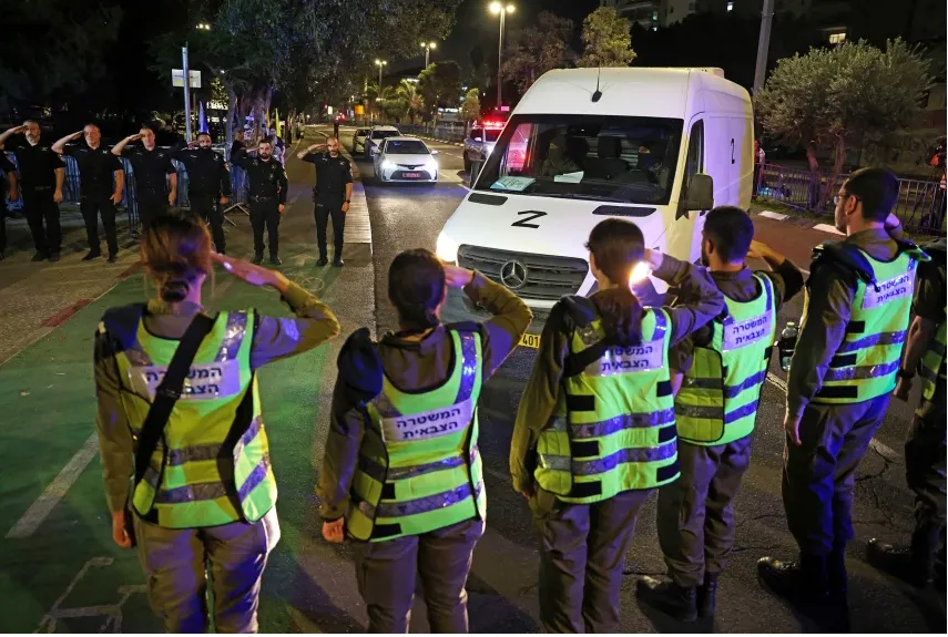 Hamas trao trả thêm 2 thi thể con tin cho Israel  - Ảnh 2.