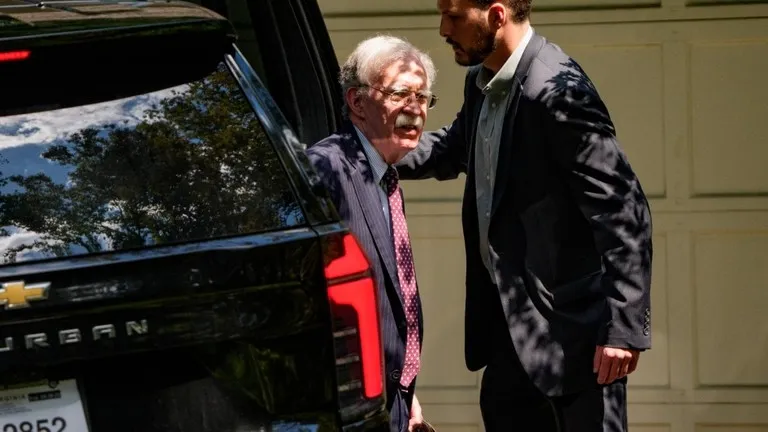 Cựu Cố vấn An ninh quốc gia Mỹ John Bolton bị truy tố v&igrave; chia sẻ th&ocirc;ng tin mật  - Ảnh 1.