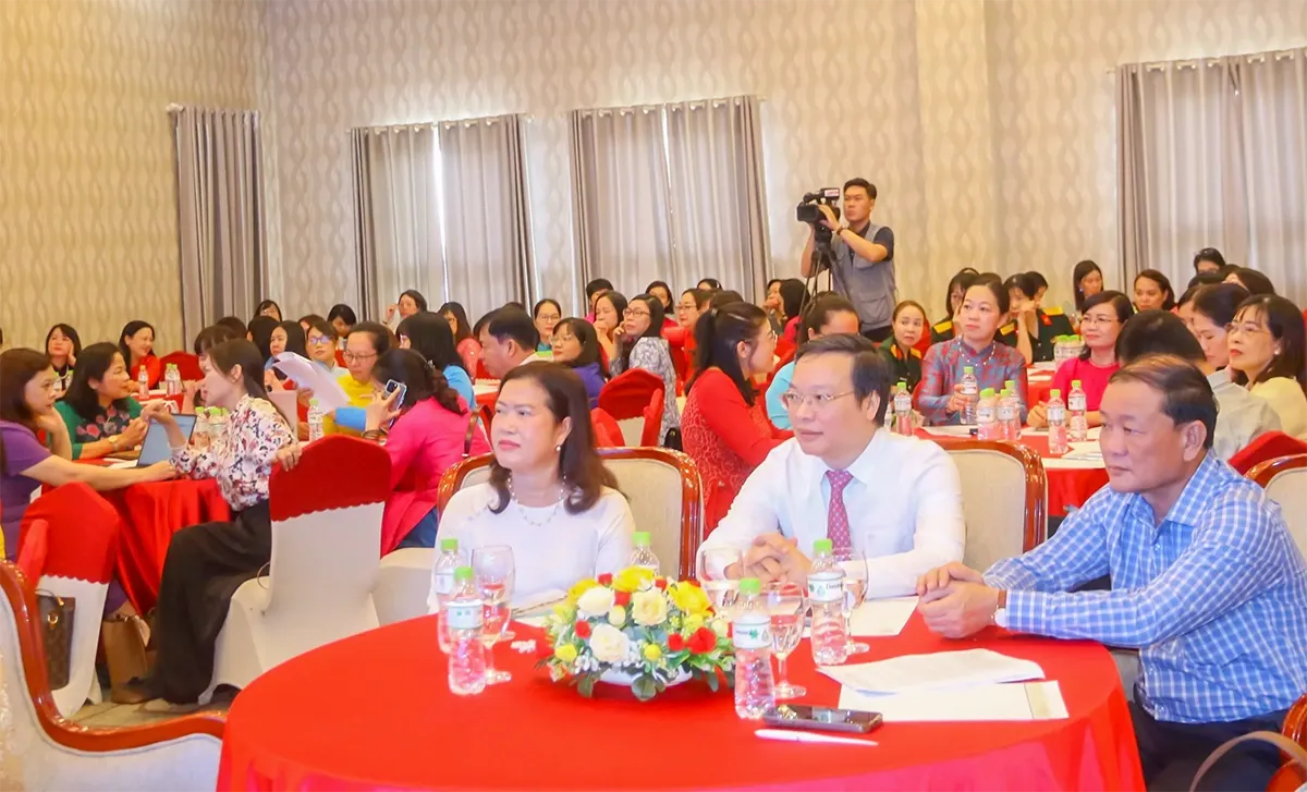 Nâng cao năng lực cho nữ lãnh đạo, quản lý các bộ, ngành và địa phương- Ảnh 4. Nâng cao năng lực cho nữ lãnh đạo, quản lý các bộ, ngành và địa phương- Ảnh 4.