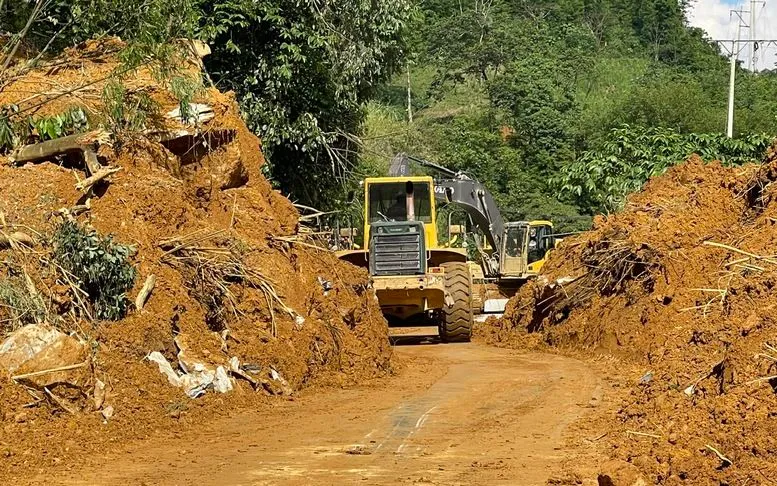Cục Đường bộ Việt Nam chỉ đạo các đơn vị trực thuộc kiểm tra, rà soát và triển khai phương án bảo đảm an toàn trên các tuyến quốc lộ được giao quản lý Cục Đường bộ Việt Nam chỉ đạo các đơn vị trực thuộc kiểm tra, rà soát và triển khai phương án bảo đảm an toàn trên các tuyến quốc lộ được giao quản lý