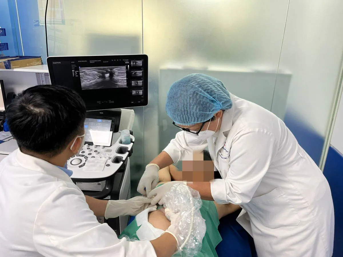 PGS.TS.BS Hoàng Thị Phượng - Chuyên gia đầu ngành trong điều trị bệnh hô hấp với hành trình 40 năm kinh nghiệm- Ảnh 4. PGS.TS.BS Hoàng Thị Phượng - Chuyên gia đầu ngành trong điều trị bệnh hô hấp với hành trình 40 năm kinh nghiệm- Ảnh 4.