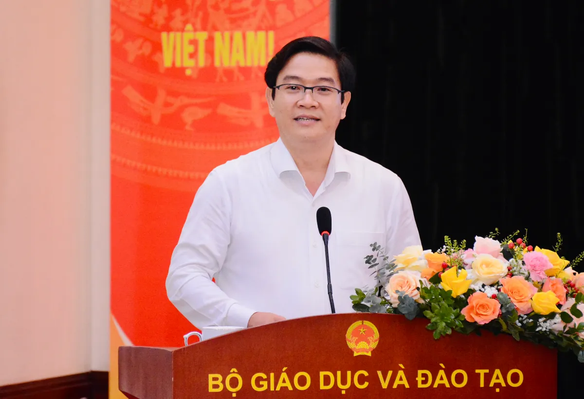Từ năm học 2026-2027, học sinh cả nước dùng chung 1 bộ sách giáo khoa - Ảnh 4.