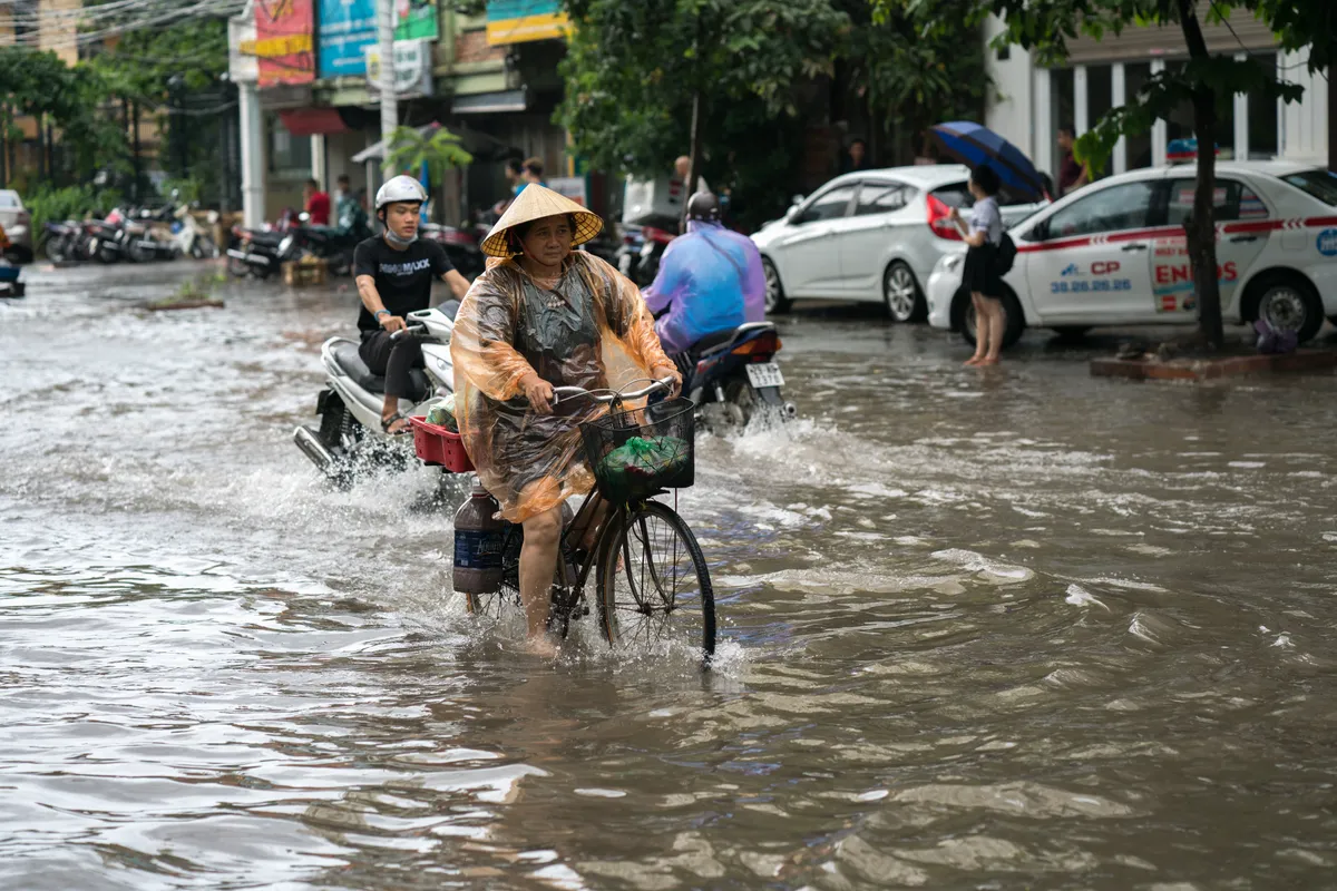 Thời tiết cực đoan và nguy cơ bùng phát cúm mùa tại Việt Nam 2025- Ảnh 1. Thời tiết cực đoan và nguy cơ bùng phát cúm mùa tại Việt Nam 2025- Ảnh 1.