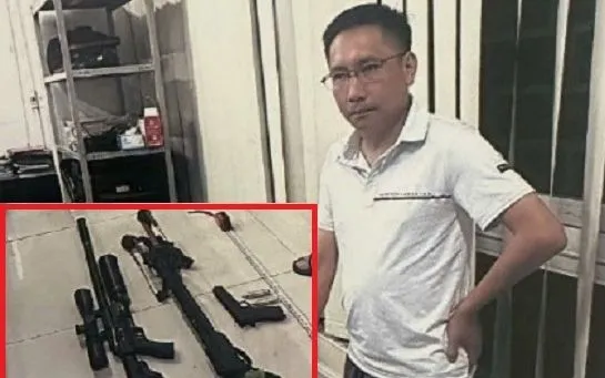 Đối tượng Nguyễn Đức Hòa cùng tang vật. Đối tượng Nguyễn Đức Hòa cùng tang vật.