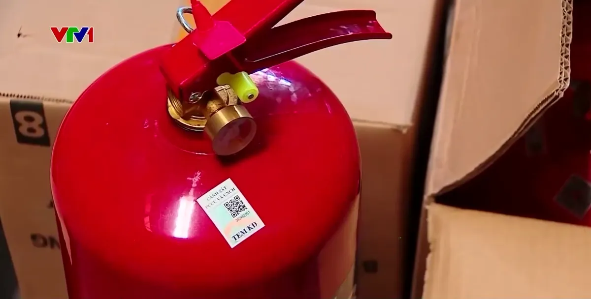 Lỗ hổng kiểm định hàng triệu bình chữa cháy giả - Ảnh 4.