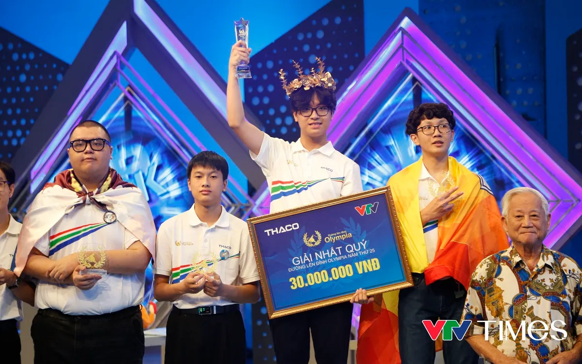 Trần Bùi Bảo Khánh giành chiến thắng thi Quý 4 năm thứ 25.